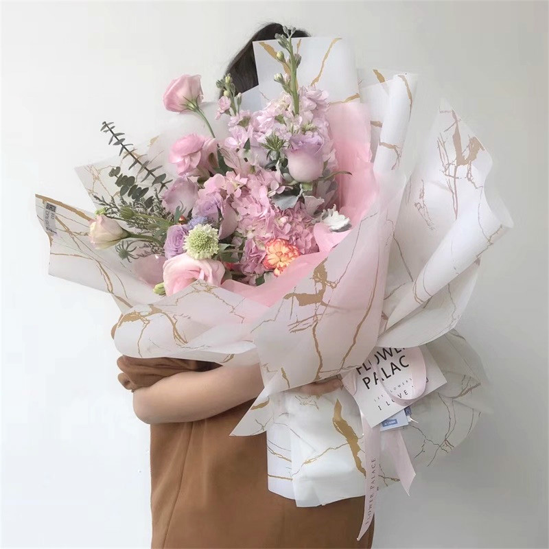 Papel de regalo de flores de plástico con patrón de mármol dorado MYHC-13