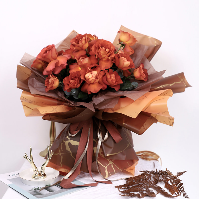 Papel de regalo de flores de plástico con patrón de mármol dorado MYHC-13