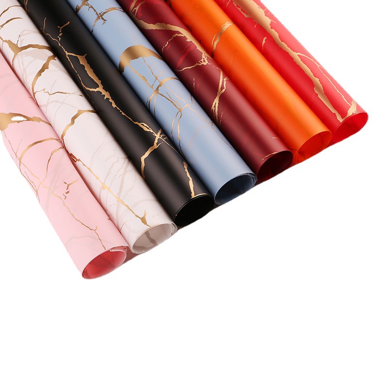 Papel de regalo de flores de plástico con patrón de mármol dorado MYHC-13