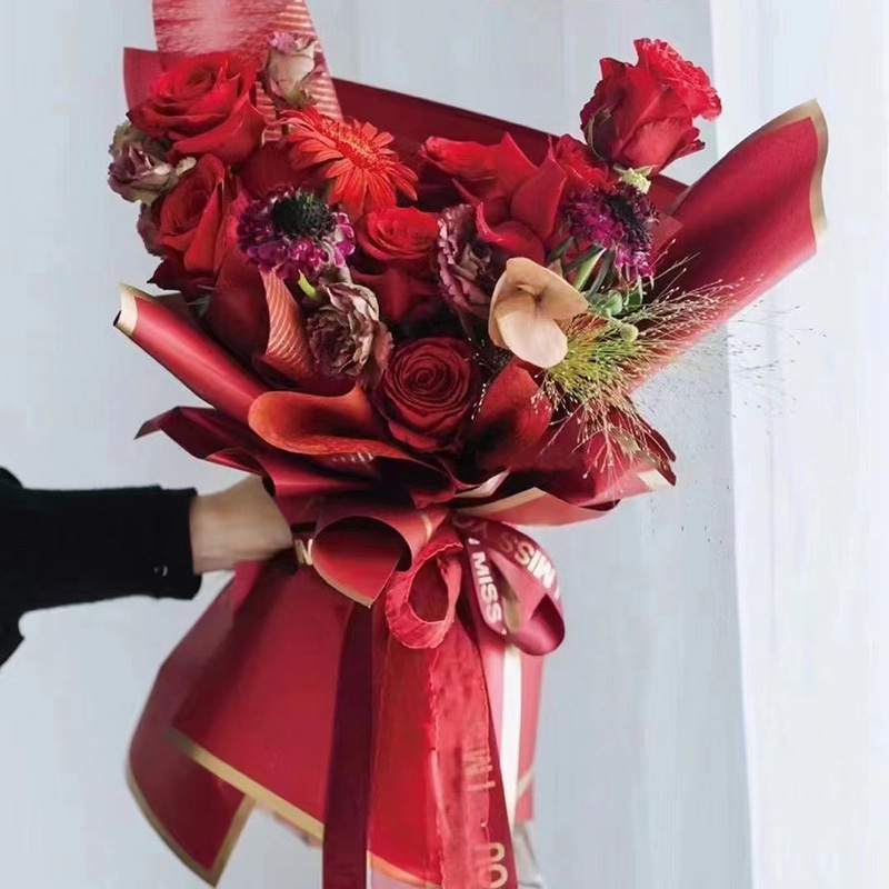Papel de regalo de flores con película nacarada sólida con borde dorado MYHC-27