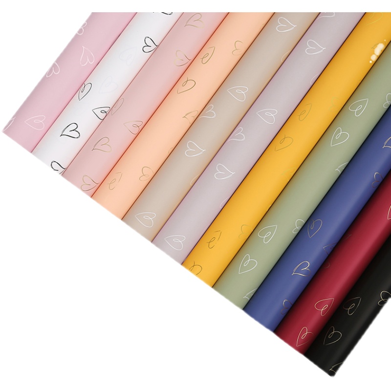 Papel de regalo MYHC-28 Flores de piel de vaca monocromáticas con dibujo lineal en forma de corazón