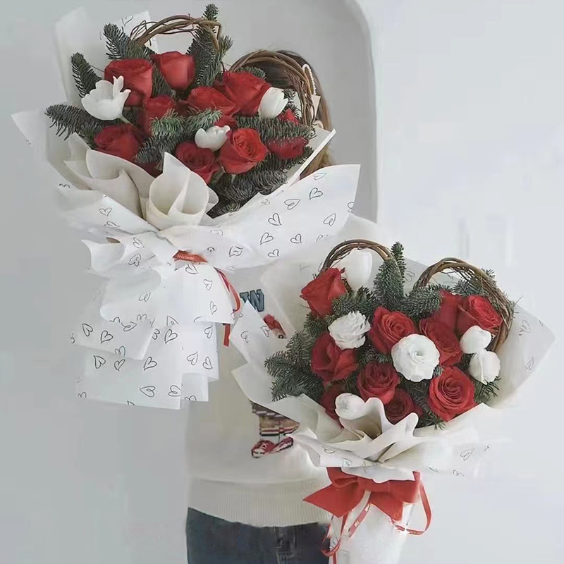 Papel de regalo MYHC-28 Flores de piel de vaca monocromáticas con dibujo lineal en forma de corazón