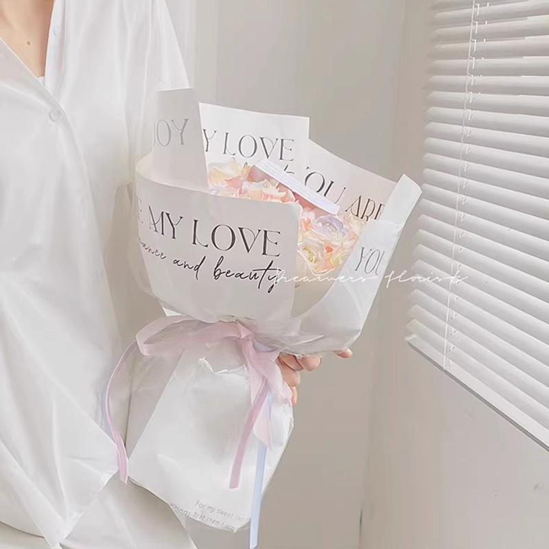 MYHC-53 Amor a primera vista de una cara Decoración en inglés Papel de regalo de flores de plástico