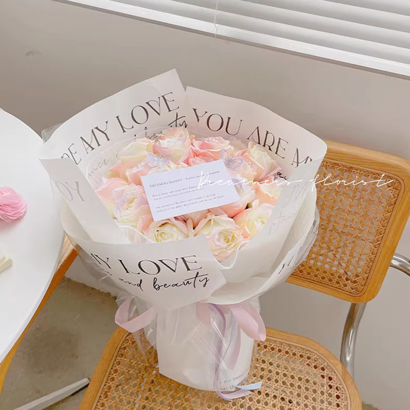 MYHC-53 Amor a primera vista de una cara Decoración en inglés Papel de regalo de flores de plástico