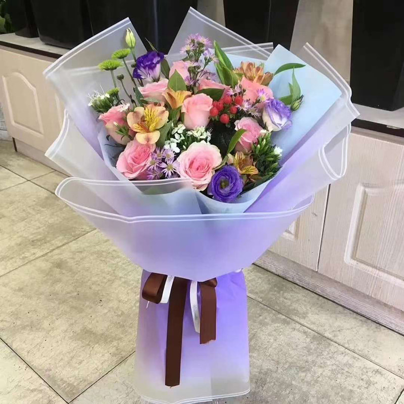 MYHC-54 Película de embalaje de flores de plástico de color degradado con borde de línea blanca doble de una cara