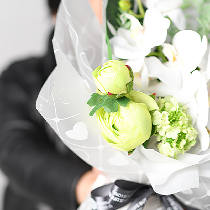 Película de embalaje de flores transparente con patrón de cuadros de amor monocromático MYHC-60