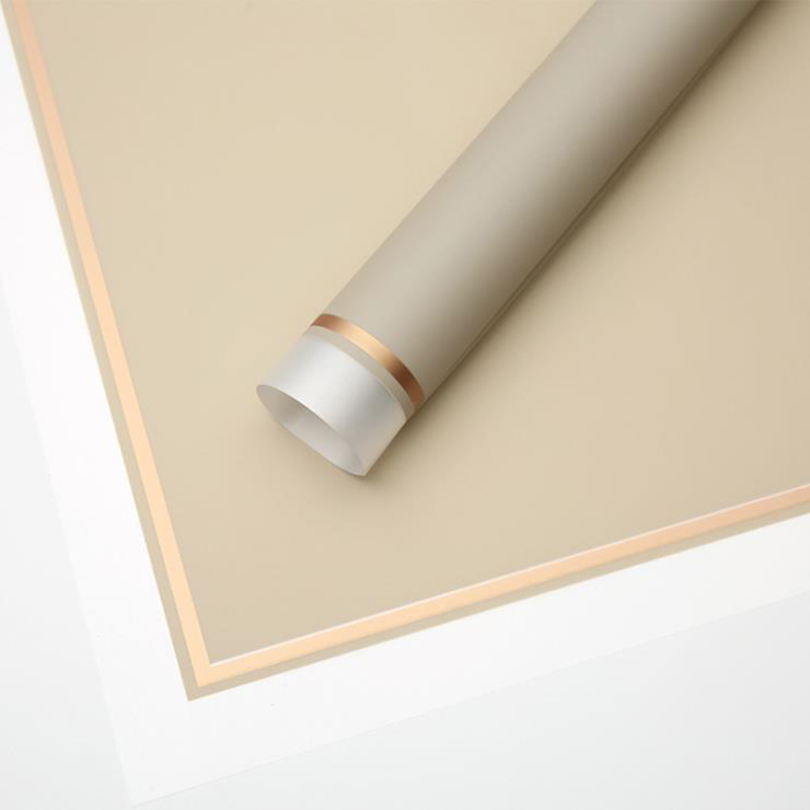 MYHC-61 Borde blanco con borde dorado Película mate Papel de regalo de flores mate