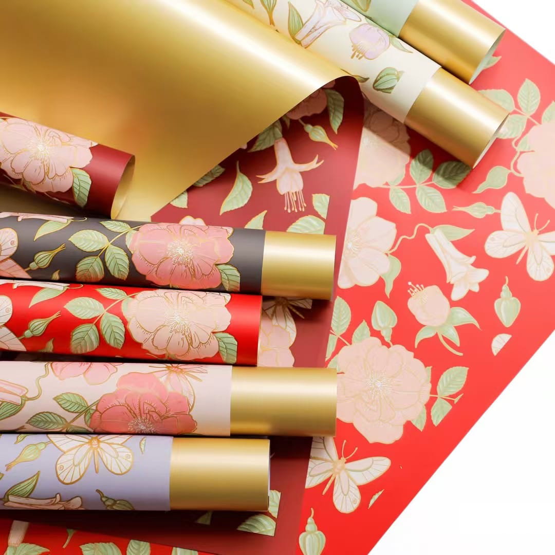 MYHC-76 Papel de regalo de flores con película nacarada y patrón de camelia vintage con bordes dorados