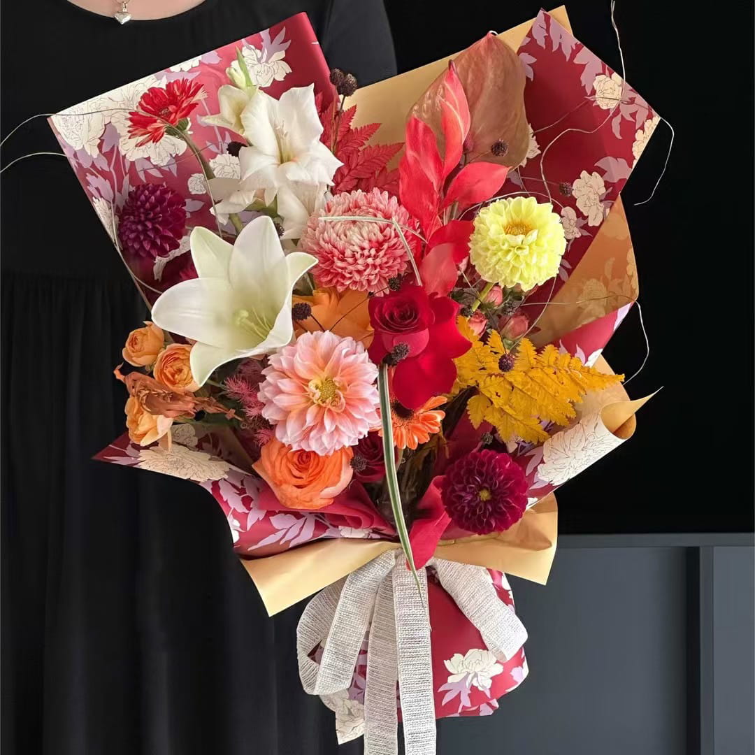 MYHC-78 Papel de regalo de flores con película nacarada y patrón de peonía de estilo chino con borde dorado