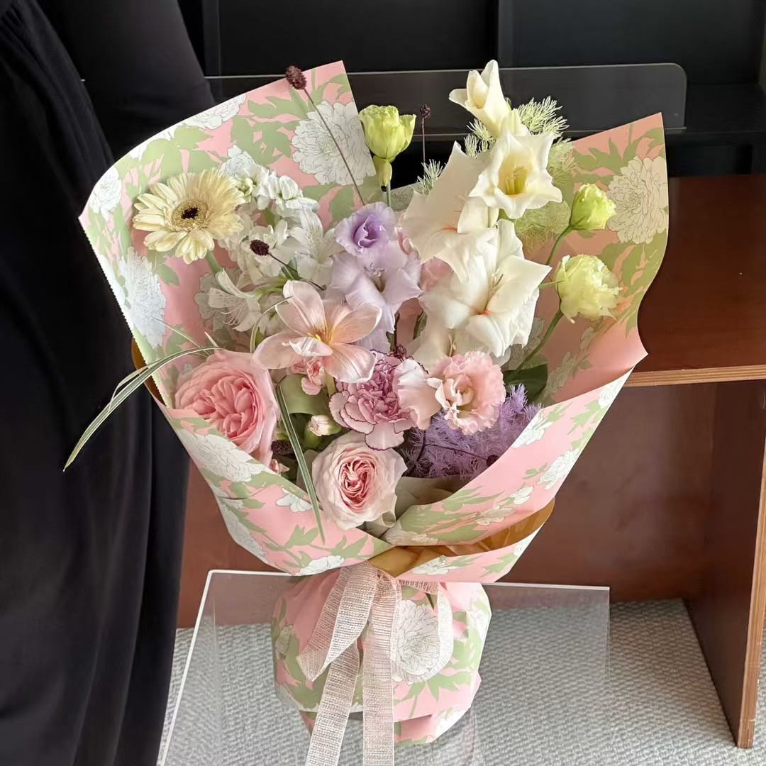 MYHC-78 Papel de regalo de flores con película nacarada y patrón de peonía de estilo chino con borde dorado