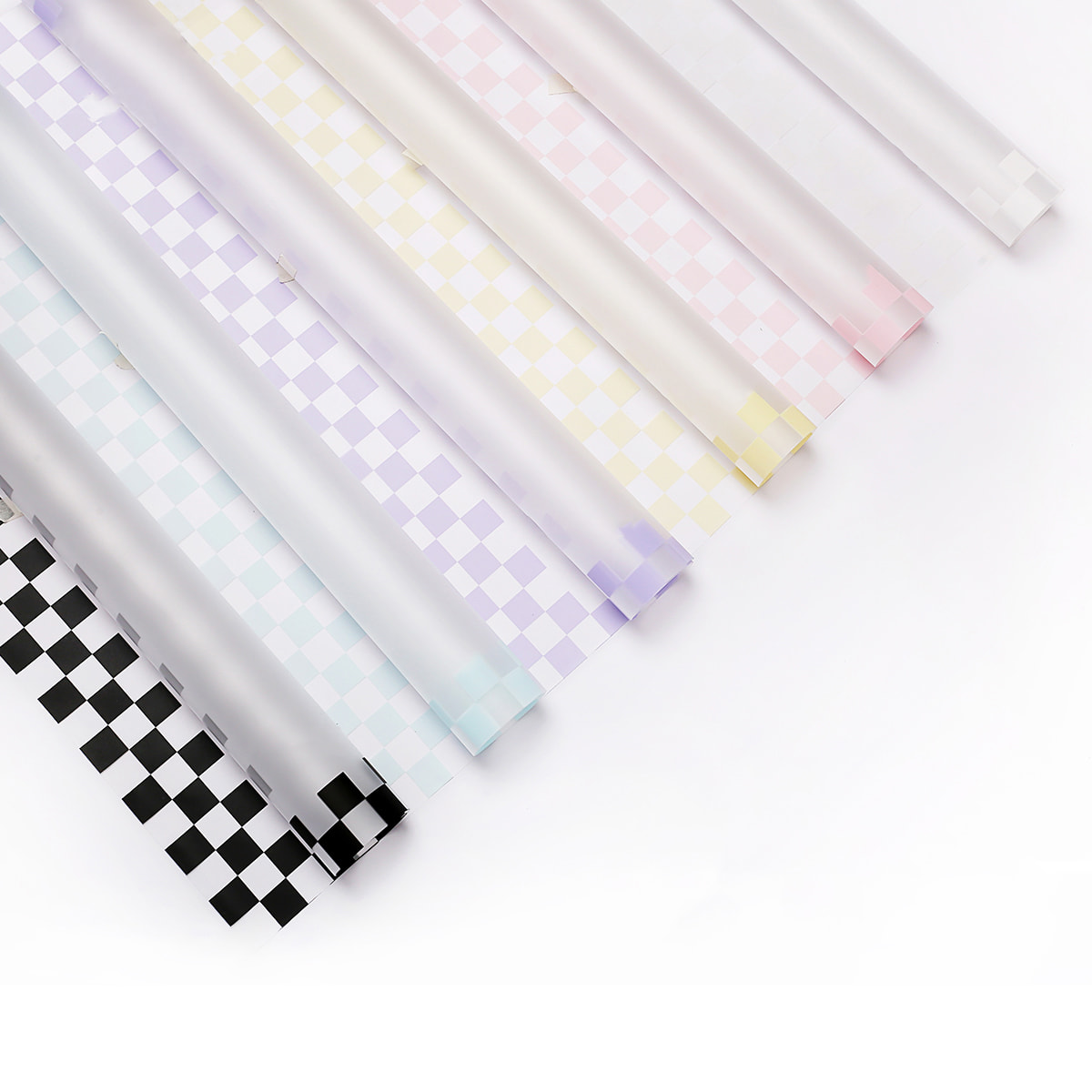 Papel de regalo con ramo de cuadros multicolor