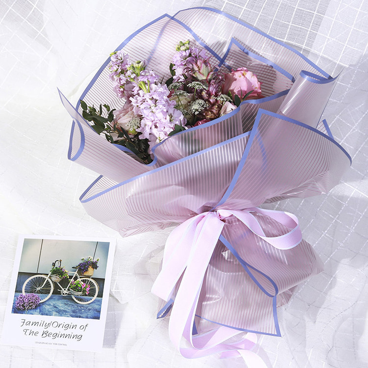 Papel de regalo de flores a rayas