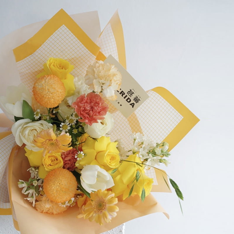Papel de regalo floral iridiscente a cuadros de doble cara