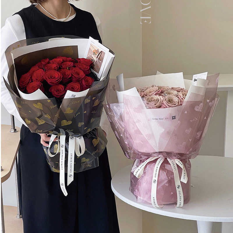 La prenda impermeable floral del papel de empaquetado del diseño de la impresión del amor espesó el solo lado cubierto