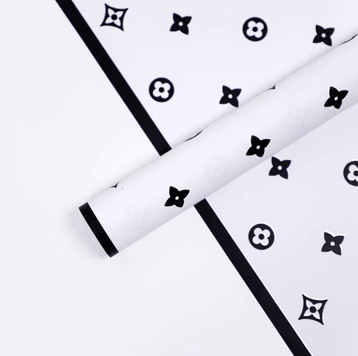 Papel de regalo marca Louis