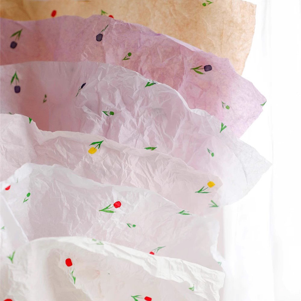Ramo de papel de regalo grueso con palabras artísticas.