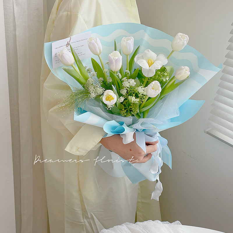 Papel de regalo de flores sólidas con borde ondulado