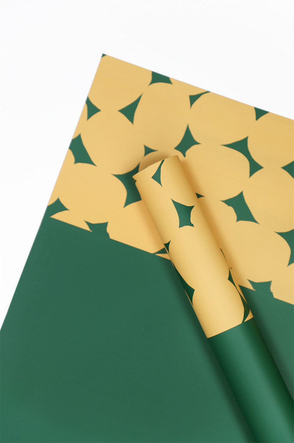 Papel de regalo de flores de lunares bicolor