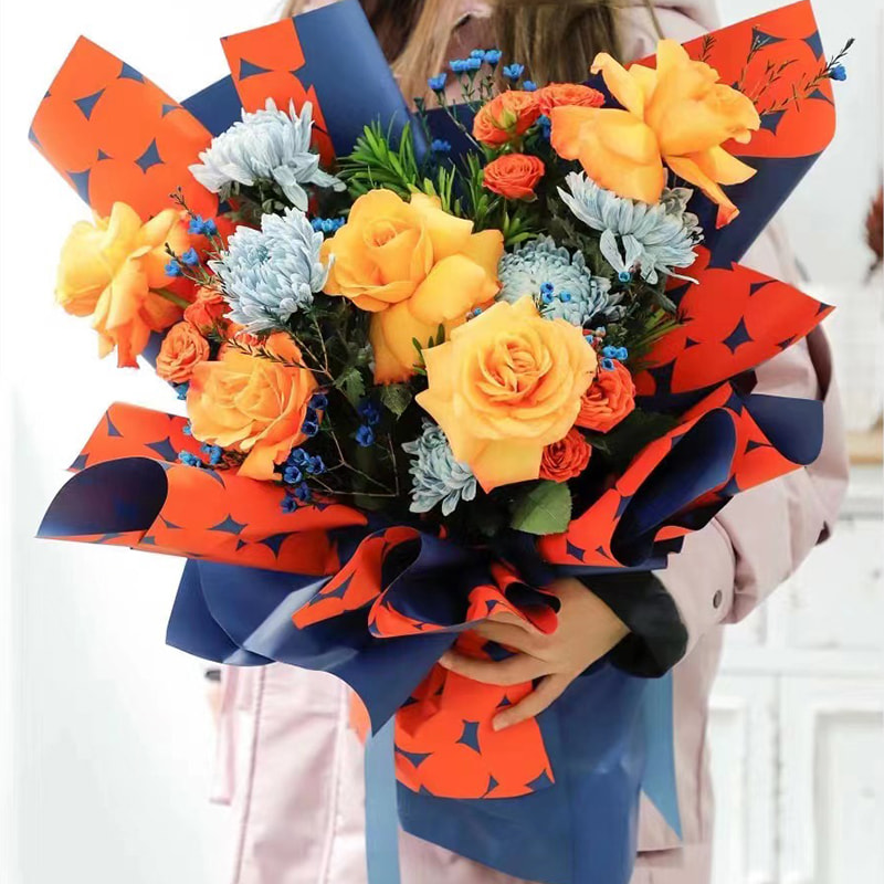 Papel de regalo de flores de lunares bicolor