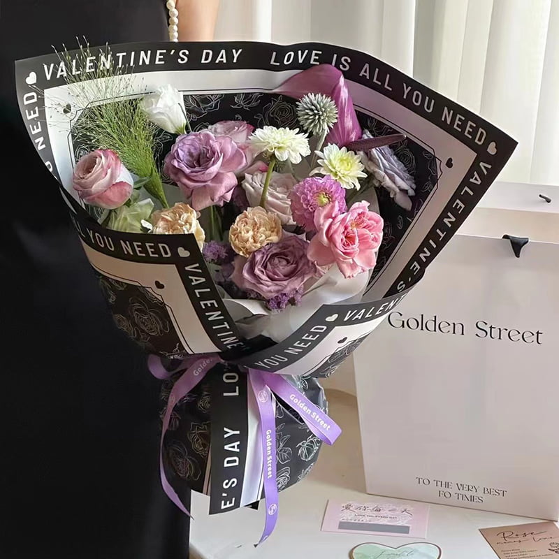 Papel de regalo de flores con patrón de rosas