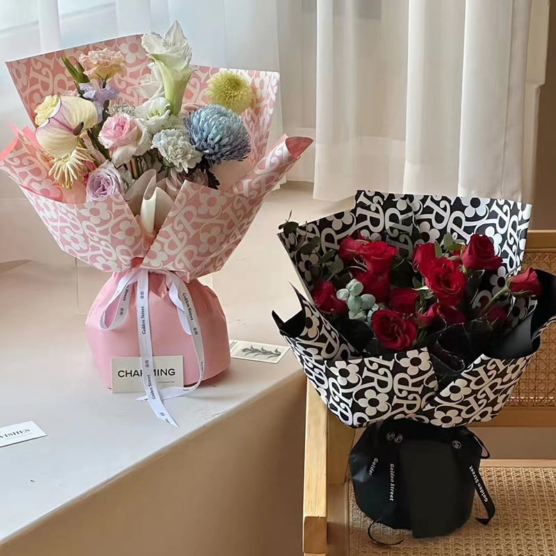 Papel de regalo de flores con estampado de flores de película mate