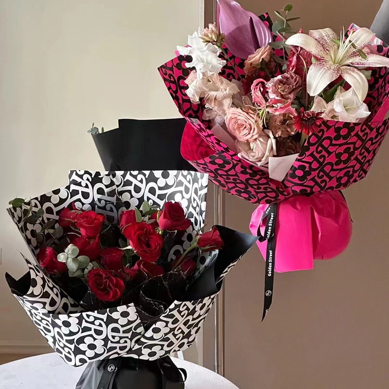 Papel de regalo de flores con estampado de flores de película mate