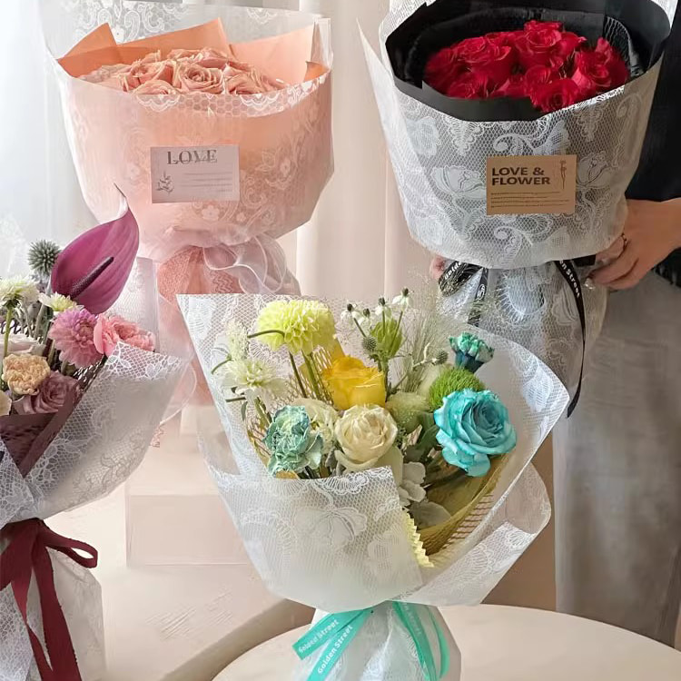 Papel de regalo de flores Nuosha en varios patrones y estilos.
