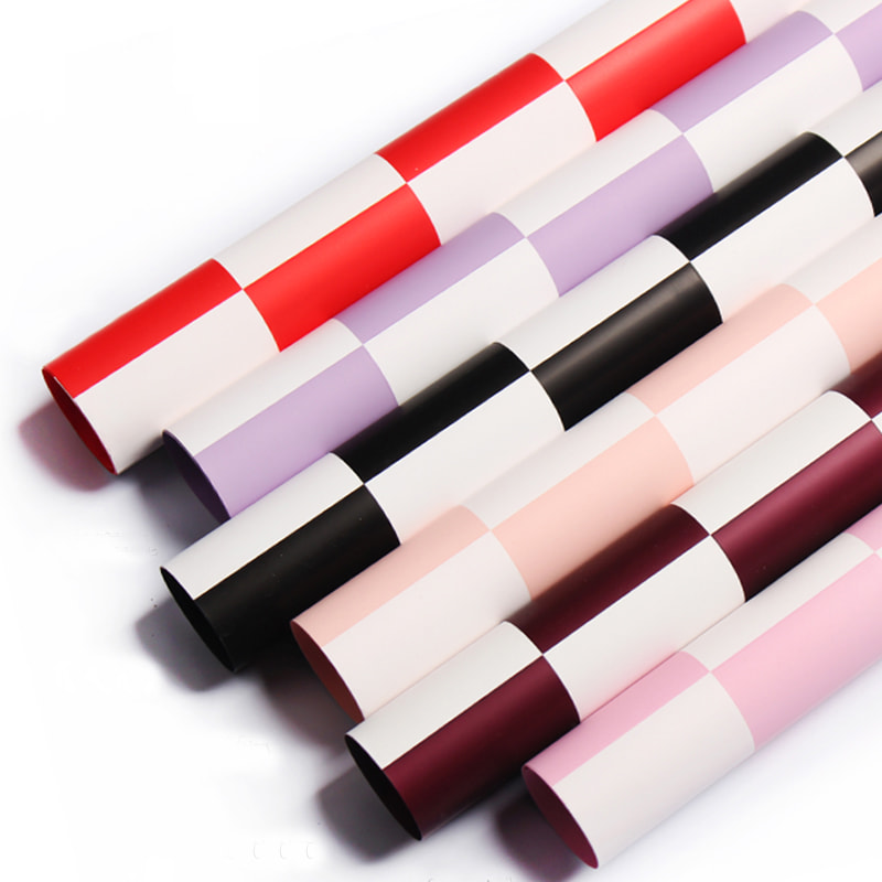Papel de regalo para ramo de cuadros bicolor